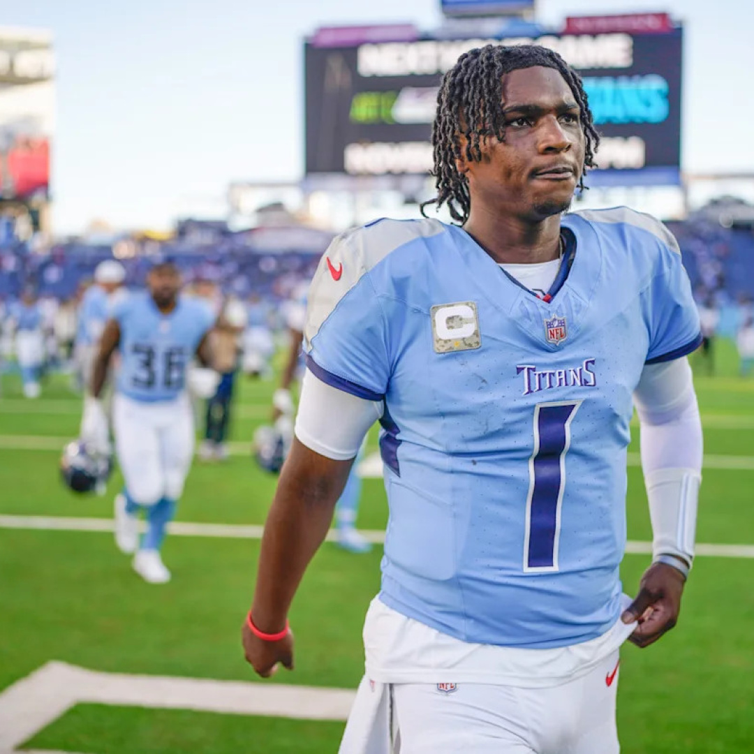 Vince Young backs Cam Ward as Titans' future star after rocky rookie season