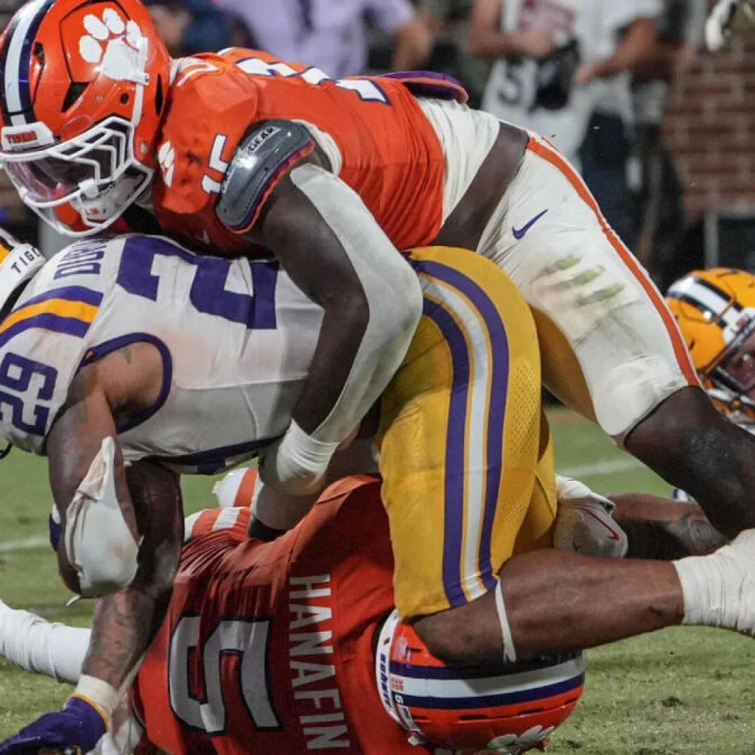 Key Matchups to Watch in College Football's Week 1 of 2026