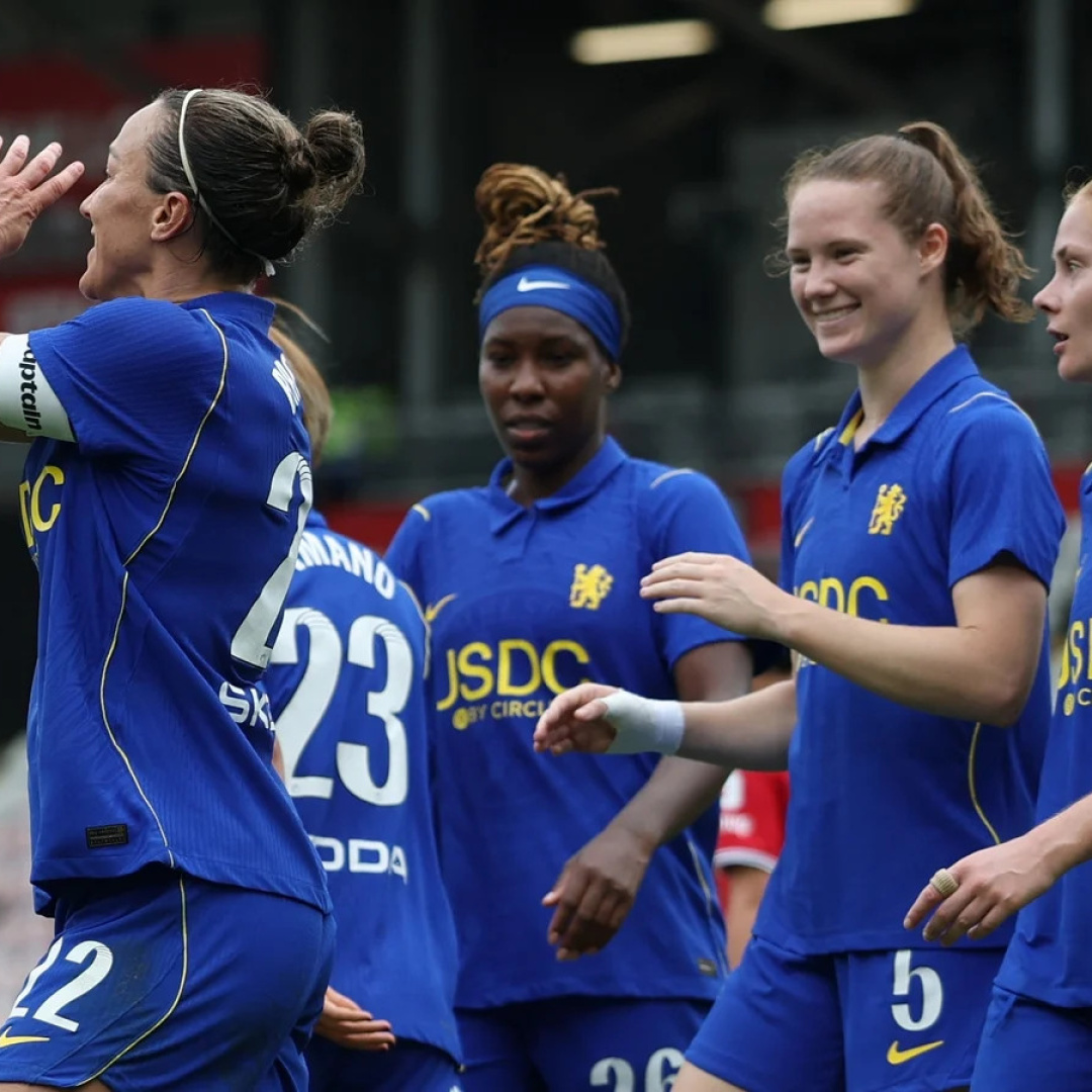 Chelsea Dominates Manchester United in Women's Super League Clash