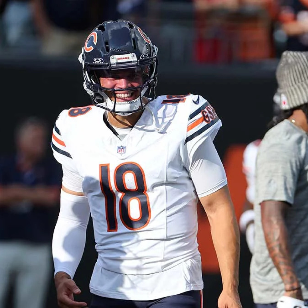 Caleb Williams earns 'superstar' praise from Brian Flores after Week 1