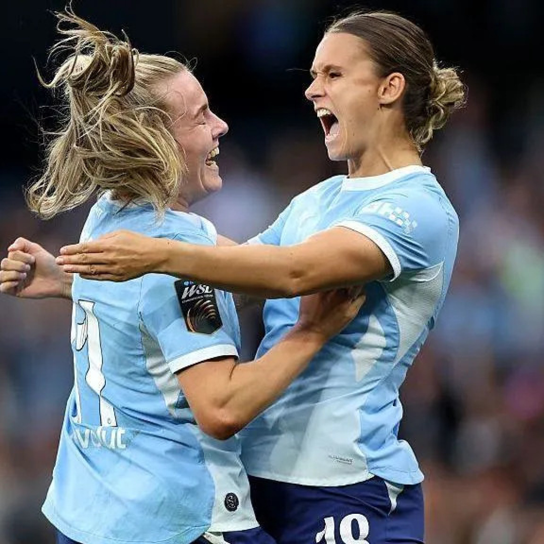 Manchester City Overcomes Arsenal in Thrilling WSL Clash