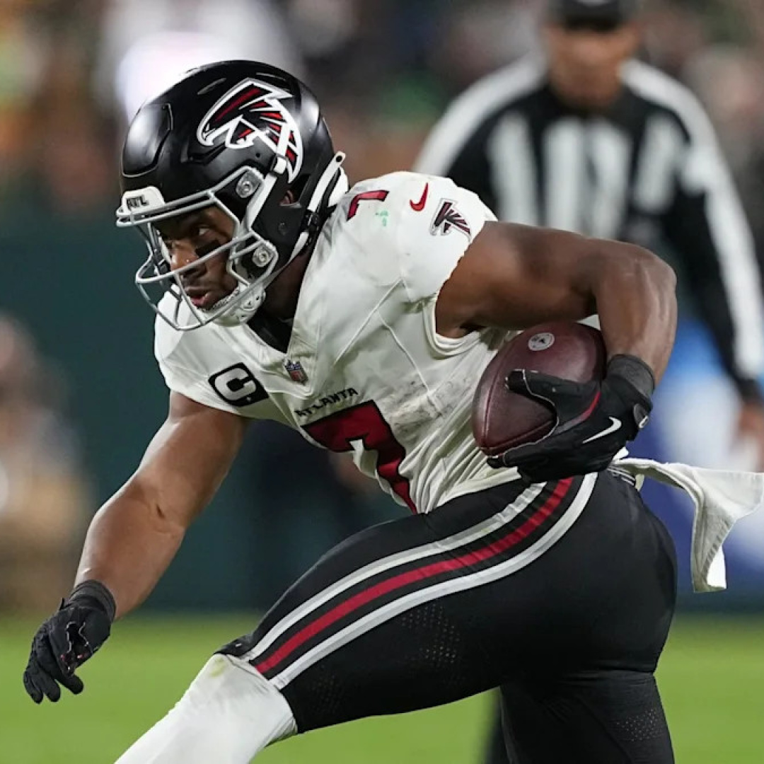 Falcons' Ground Game Key to Victory Against Bears