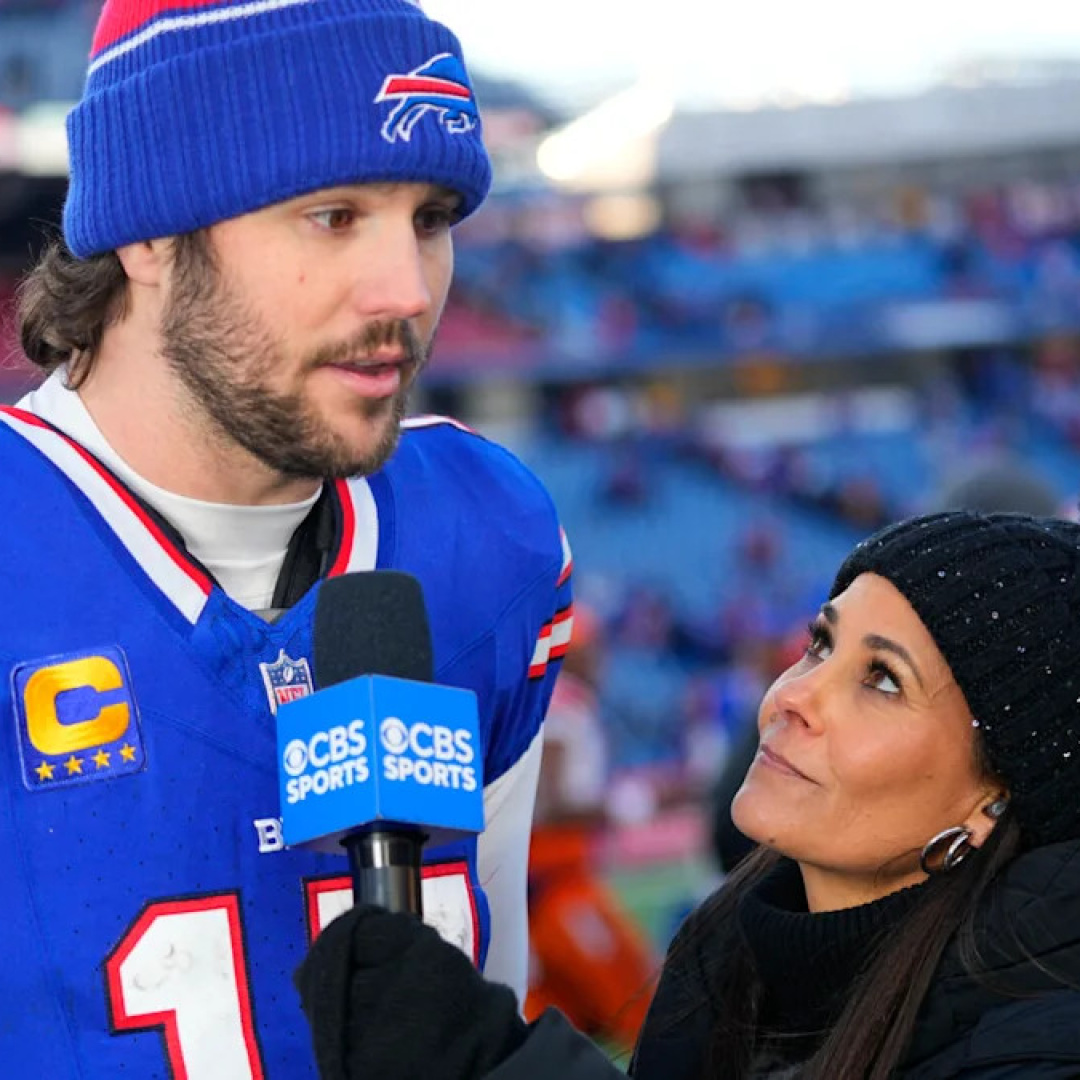 Tracy Wolfson's on-field interaction with Josh Allen sparks debate